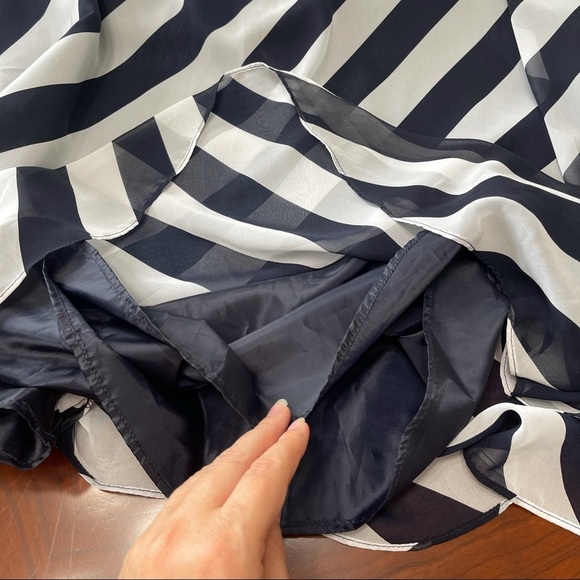 NWT SL Fashion Maxi Dress. Size 6. Navy Blue/Ivory. With belt included. - Picture 10 of 12